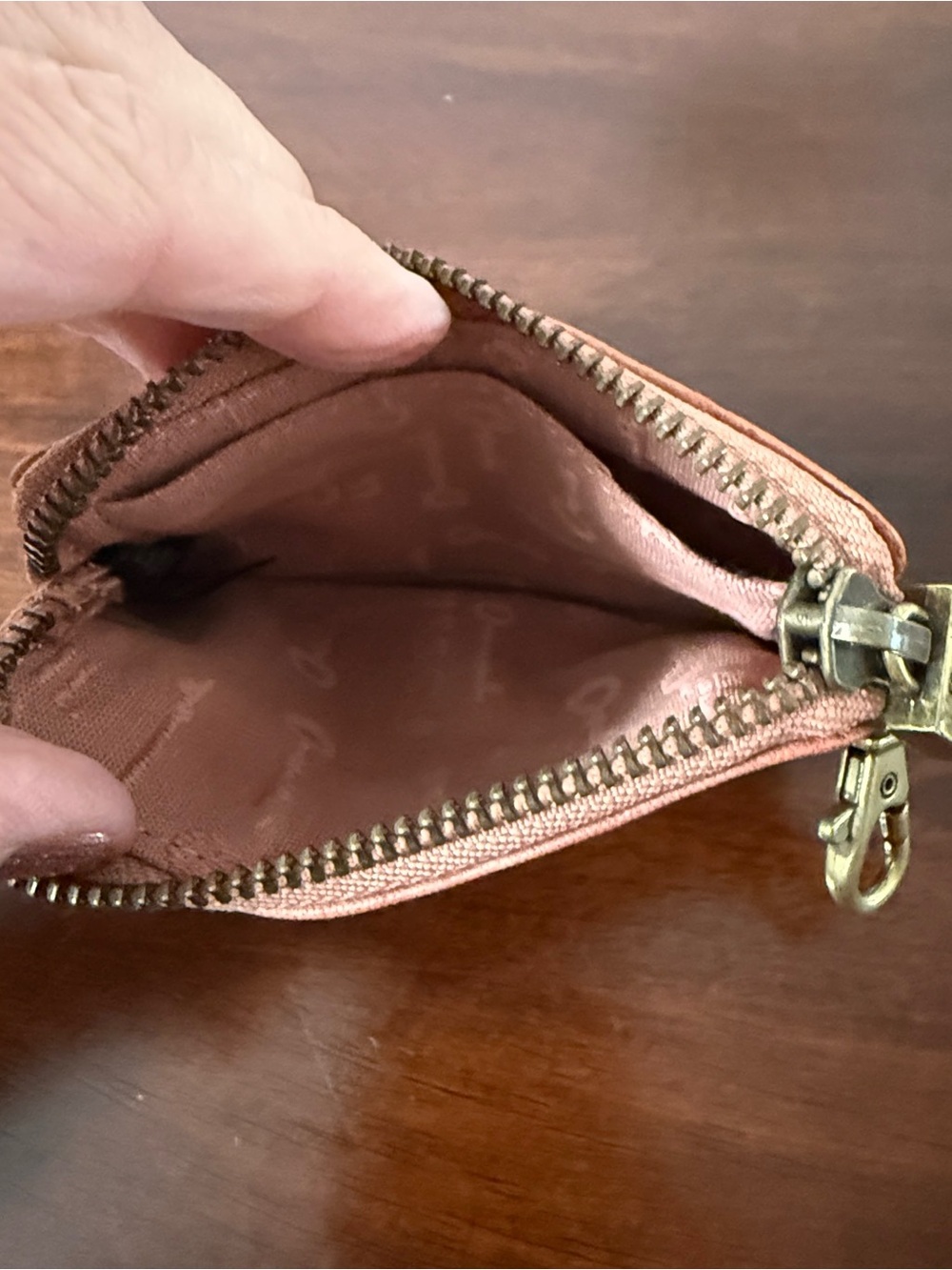 Women’s Fossil Purse Accessories. Tan with Bird Accent. EUC - Picture 15 of 16